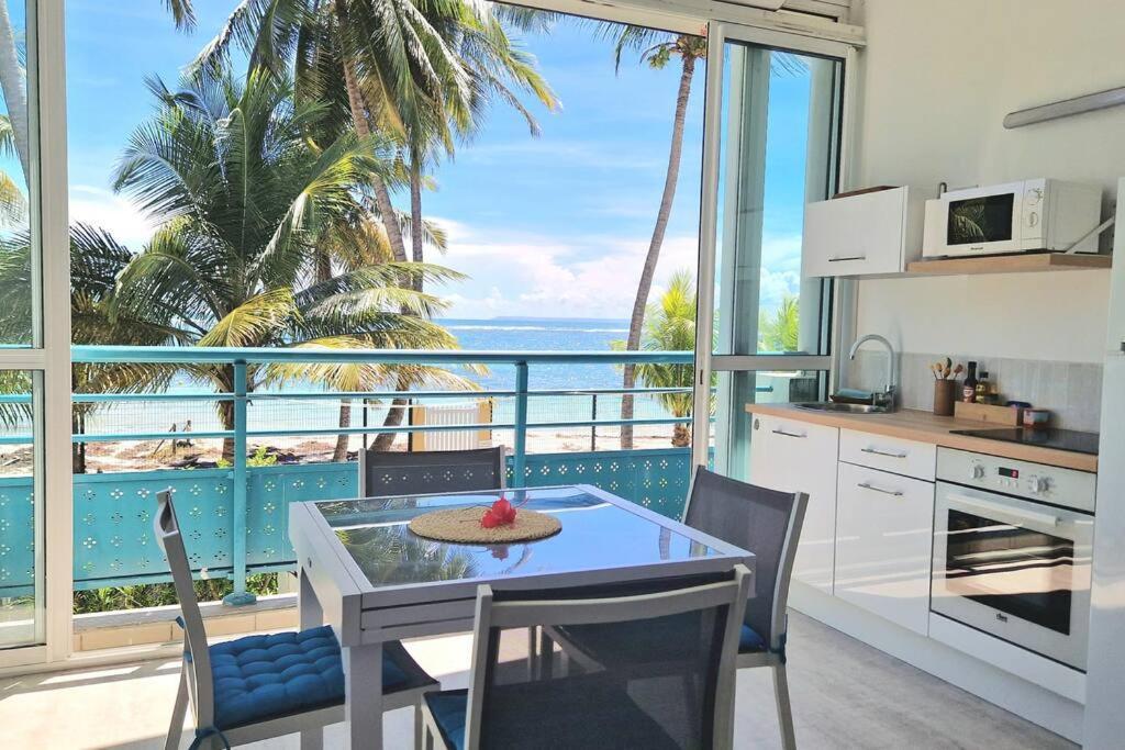 Le Touloublue - Tres Bel Appartement Face A La Mer Sainte-Anne  Esterno foto