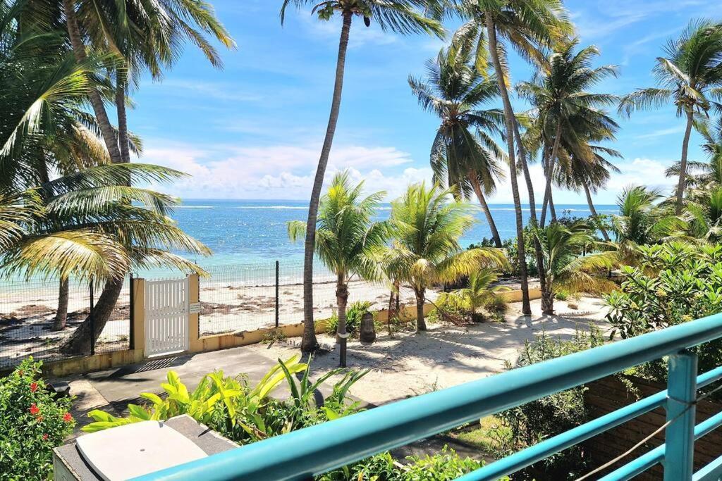 Le Touloublue - Tres Bel Appartement Face A La Mer Sainte-Anne  Esterno foto