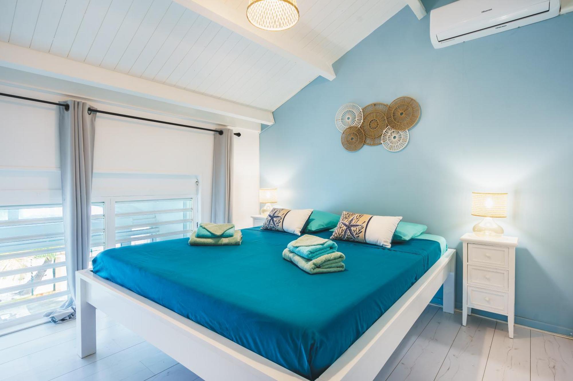 Le Touloublue - Tres Bel Appartement Face A La Mer Sainte-Anne  Esterno foto